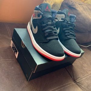 Air Jordan 1 mid